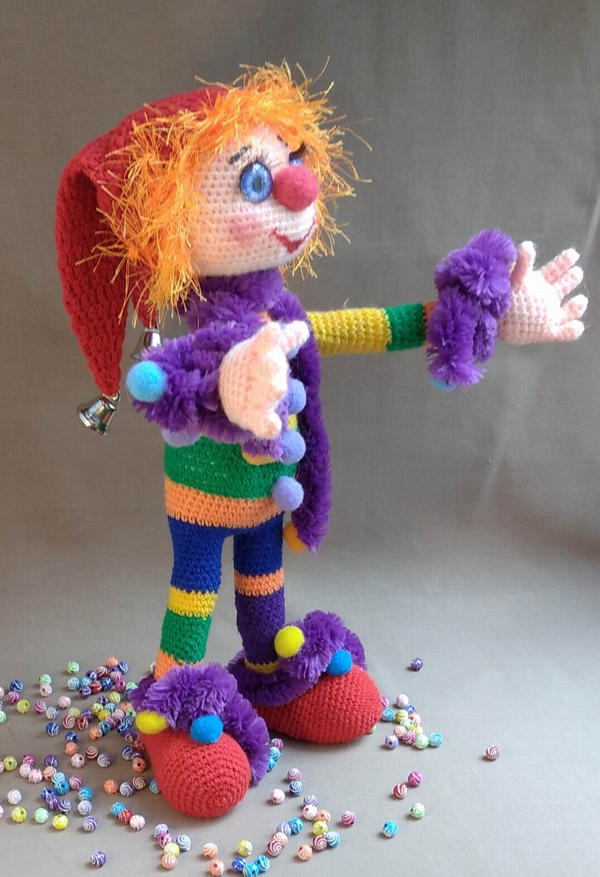 Набор Амигуруми для вязания игрушки Клоун Петруша, размер 22смх14см, 1013410