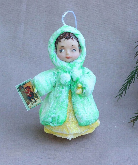Ватная игрушка "Малышка в зеленом" в интернет-магазине Своими Руками