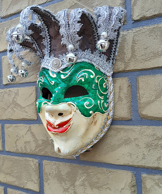 Венецианская маска из папье маше "Джокер" в интернет-магазине Своими Руками