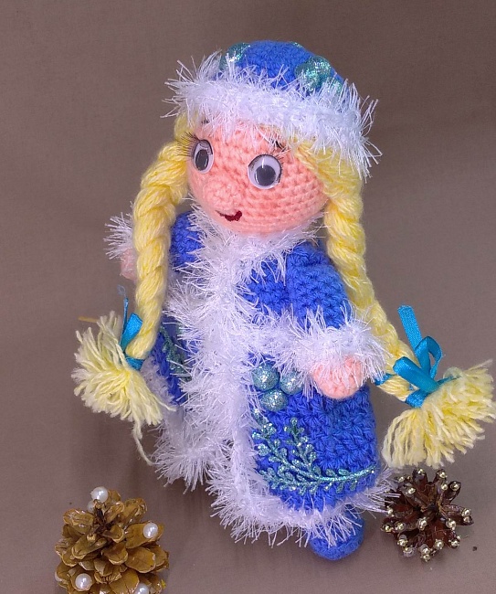 Вязаная игрушка "Снегурочка" в интернет-магазине Своими Руками