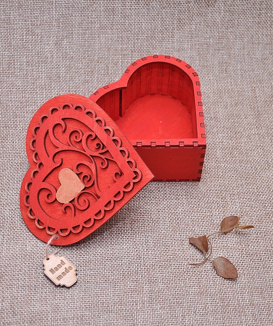 Шкатулка из дерева «Сердце» в интернет-магазине Своими Руками