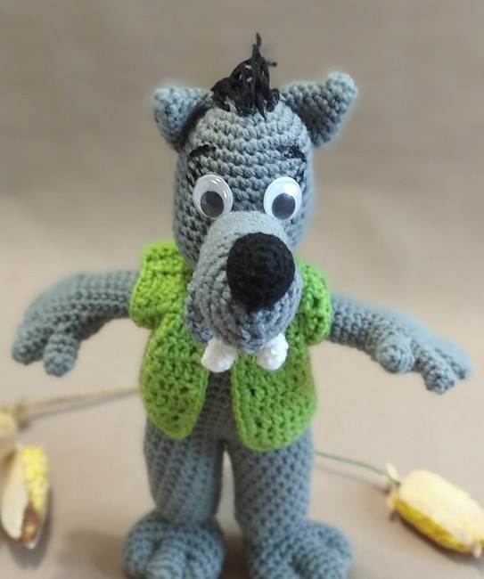 Вязаная игрушка "Серый волк" в интернет-магазине Своими Руками