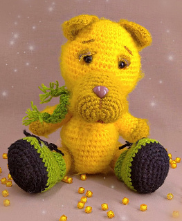 Вязаная игрушка "Желтый Пес" в интернет-магазине Своими Руками