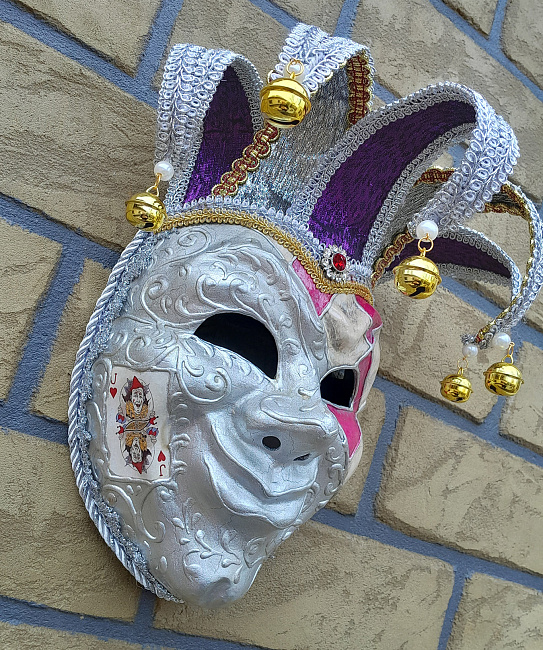 Венецианская маска из папье маше "Джокер 2" в интернет-магазине Своими Руками