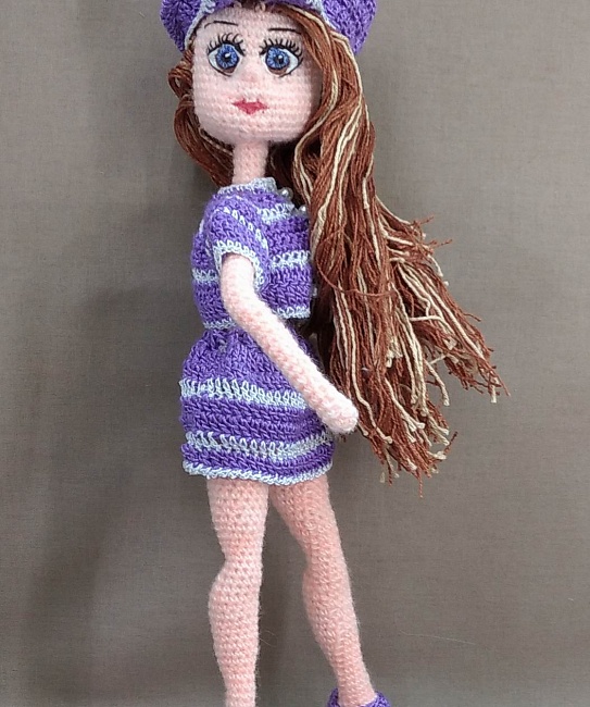 Вязаная игрушка "Кукла модница" в интернет-магазине Своими Руками