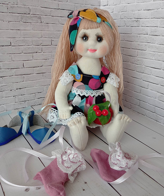 Интерьерная текстильная кукла "Девочка Лето" в интернет-магазине Своими Руками