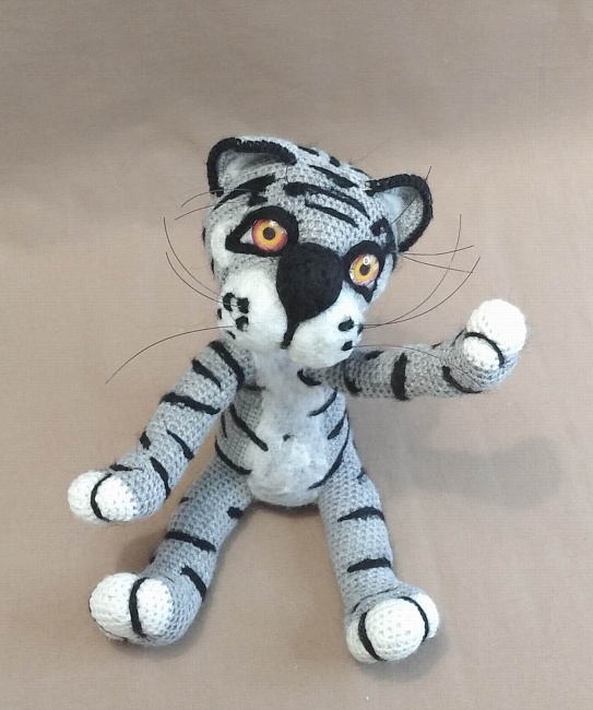 Вязаная игрушка "Тигр Рекс" в интернет-магазине Своими Руками