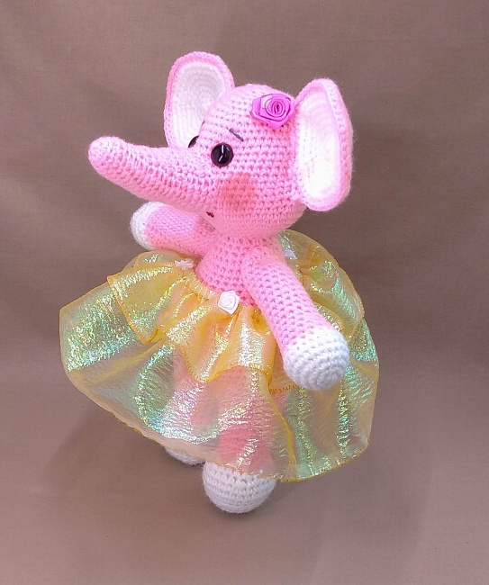 Вязаная игрушка "Розовый слон" в интернет-магазине Своими Руками